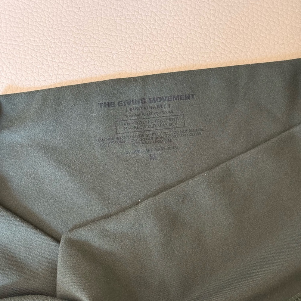 The Giving Movement Olive Green Flared Leggings size Medium - Picture 4 of 4